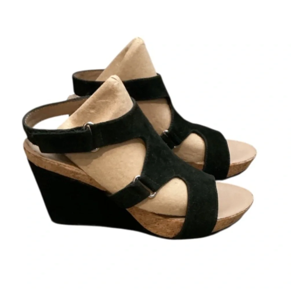 Authentic Bettye Muller black suede designer wedge sandals sz 6